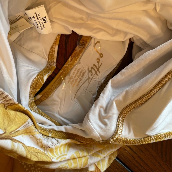 Gottex Golden Era One Piece Swimsuit , size 8 - Picture 7 of 8